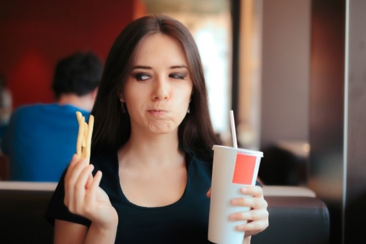 6 dicas para comer no Fast Food sem prejudicar a saúde intestinal